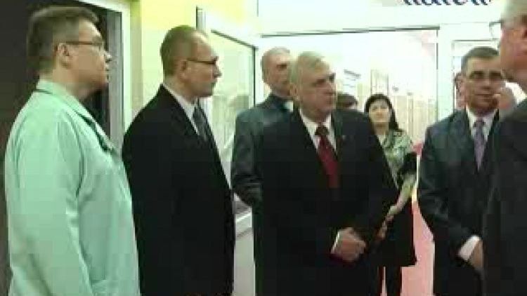 zambrow_-_oddanie_oddzialu_dzieciecego_po_remoncie.flv