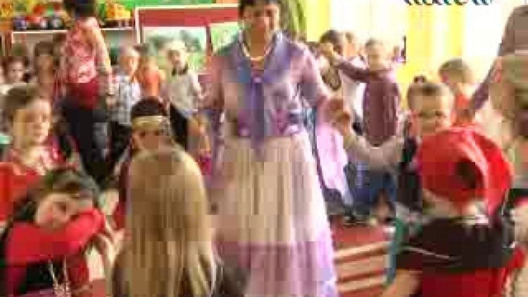 przedszkole_nr5_-_cyganie_sa_wsrod_nas.flv